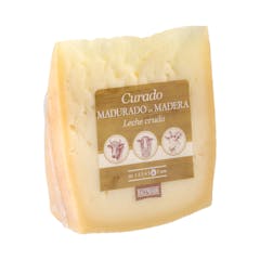 Queso curado mezcla madurado en madera Hacendado