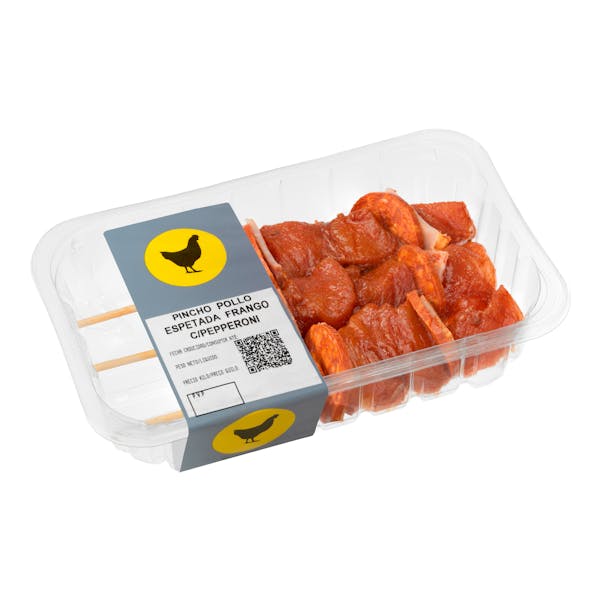 Pinchos de pollo adobado con pepperoni y bacon con varilla