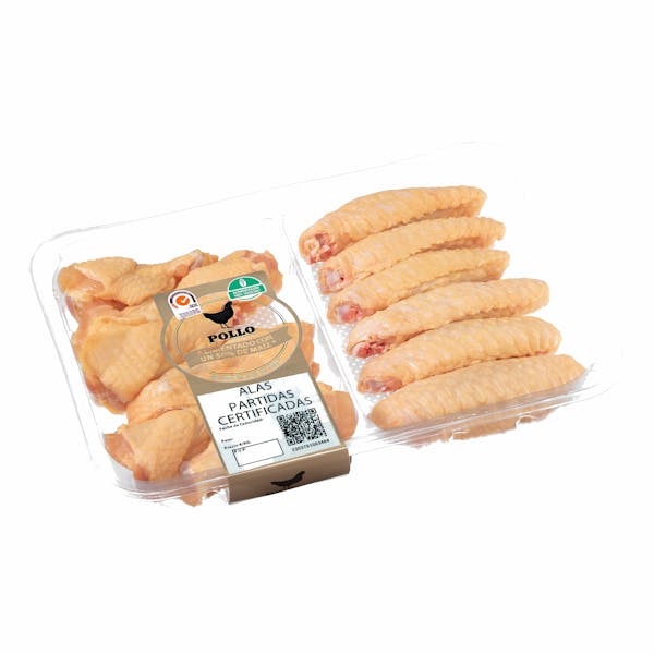 Alas partidas de pollo certificado alimentado con un 50% de maíz